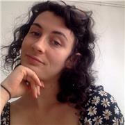 Je suis étudiante en 2ème année de médecine. Je donne des cours en sciences, et quelques conseils si besoin